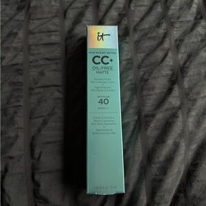 It Cosmetics CC+ Cream Oil Free Matte